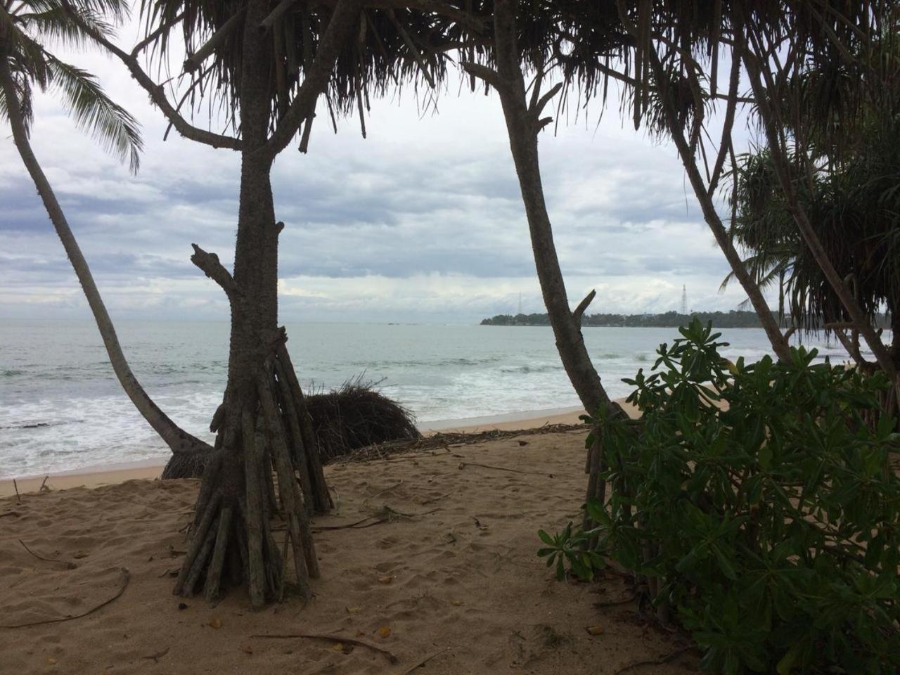 Aloha Beach Resort Tangalle Esterno foto
