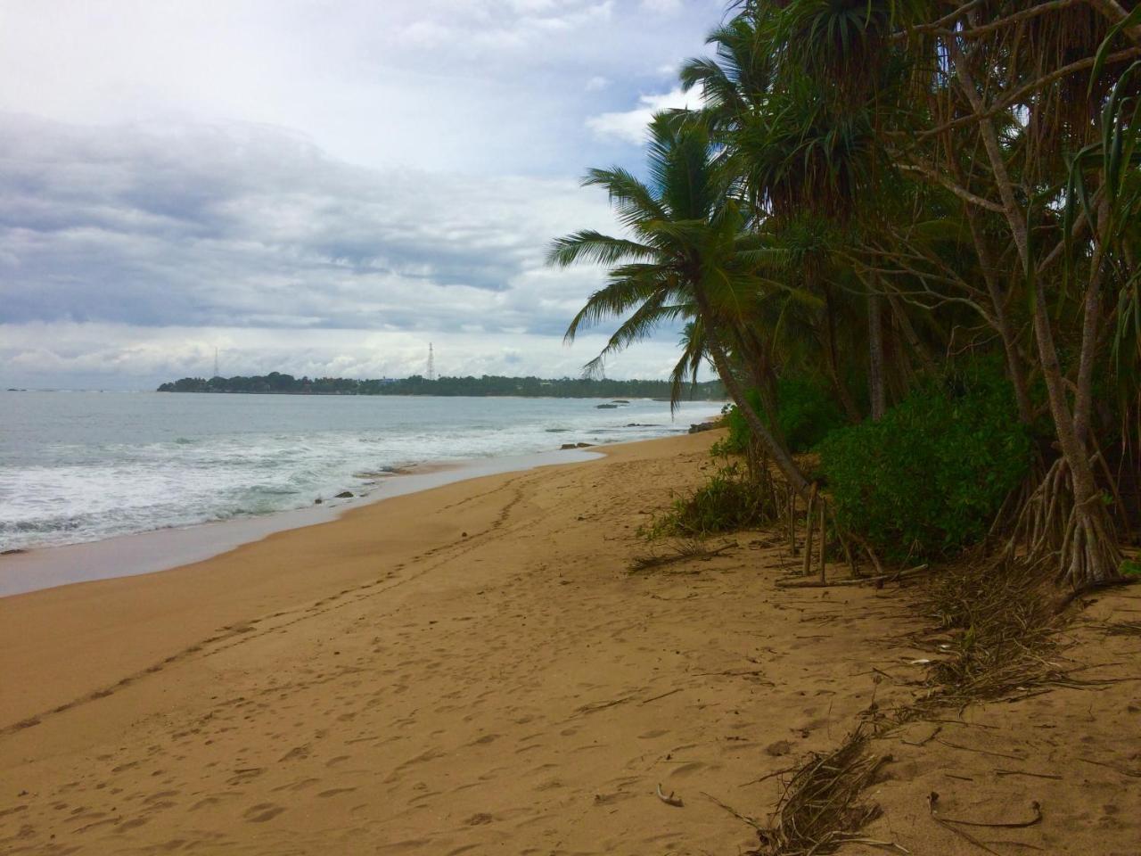 Aloha Beach Resort Tangalle Esterno foto