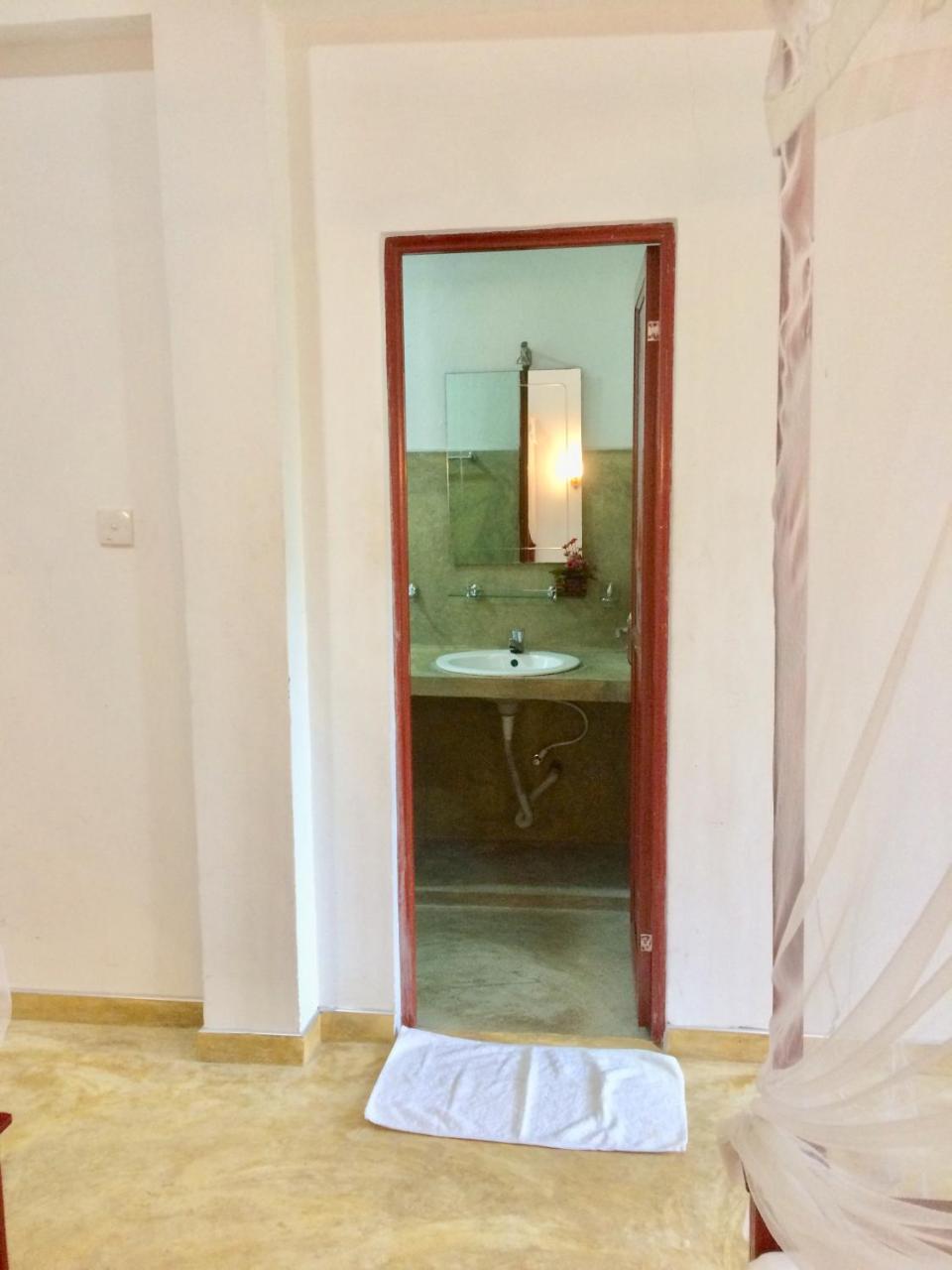 Aloha Beach Resort Tangalle Esterno foto