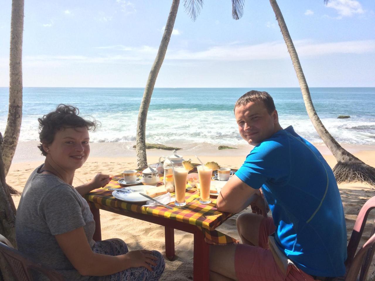 Aloha Beach Resort Tangalle Esterno foto
