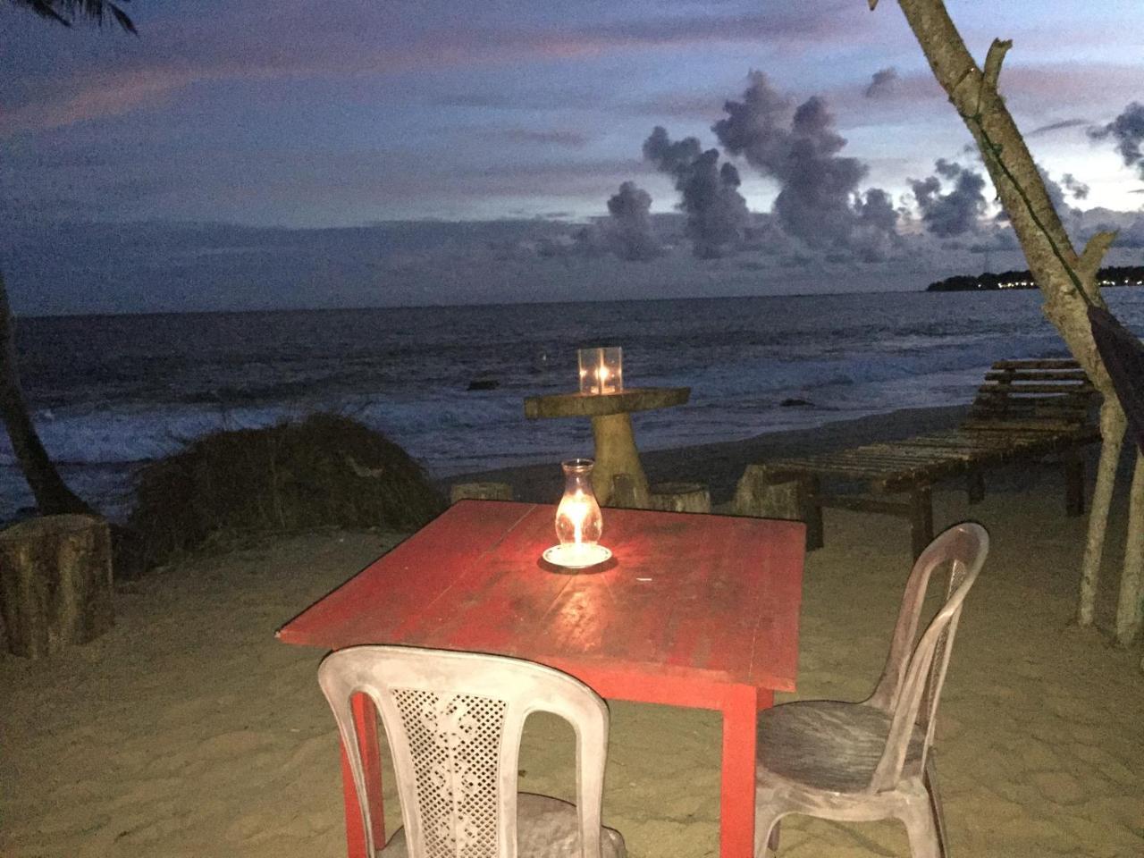 Aloha Beach Resort Tangalle Esterno foto
