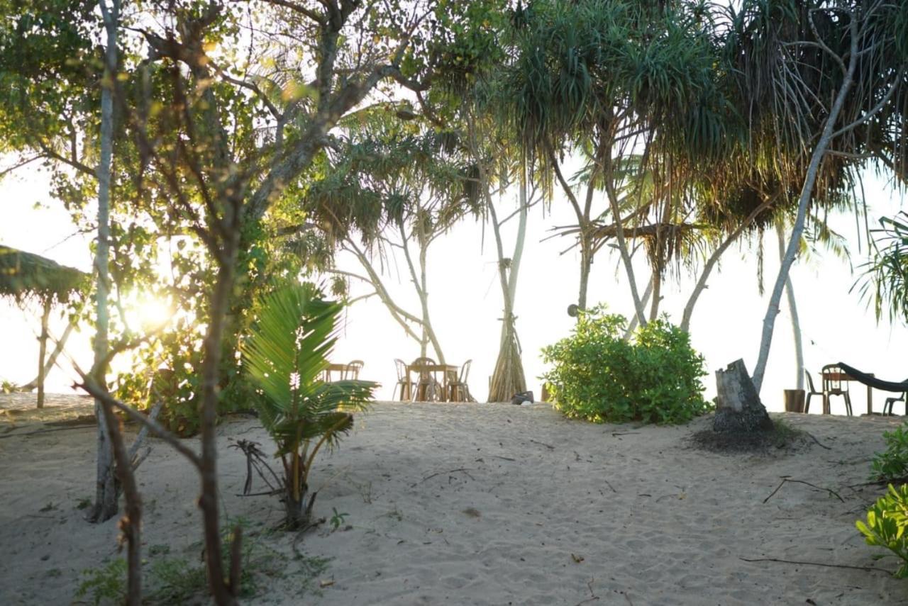 Aloha Beach Resort Tangalle Esterno foto