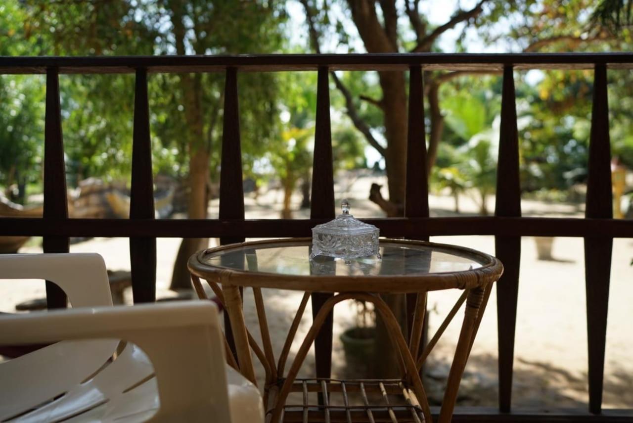 Aloha Beach Resort Tangalle Esterno foto