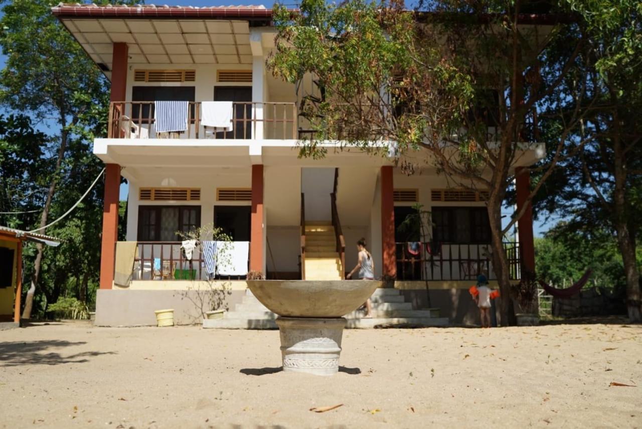 Aloha Beach Resort Tangalle Esterno foto